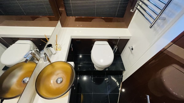 2012 PRINCESS 64