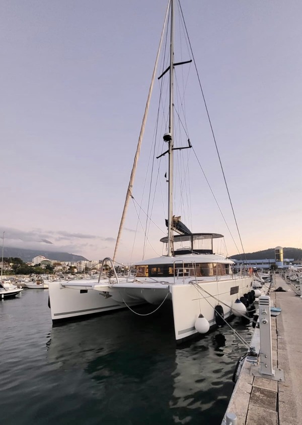 2017 LAGOON 560 S2