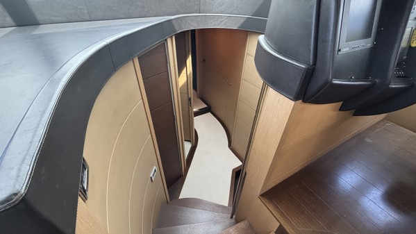 2012 PERSHING 72
