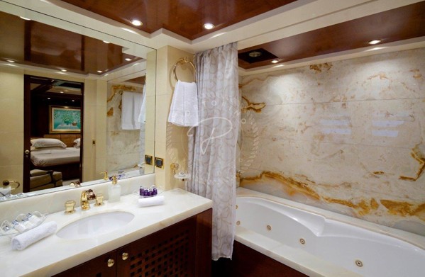 2006/2013 MONDOMARINE CUSTOM 49M