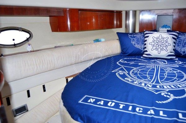 2005 FAIRLINE TARGA 40