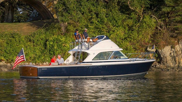 2017 BERTRAM 35