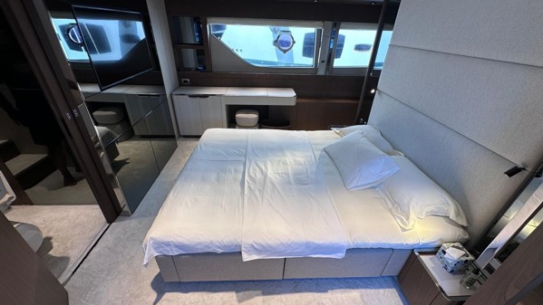 2022 FERRETTI 780