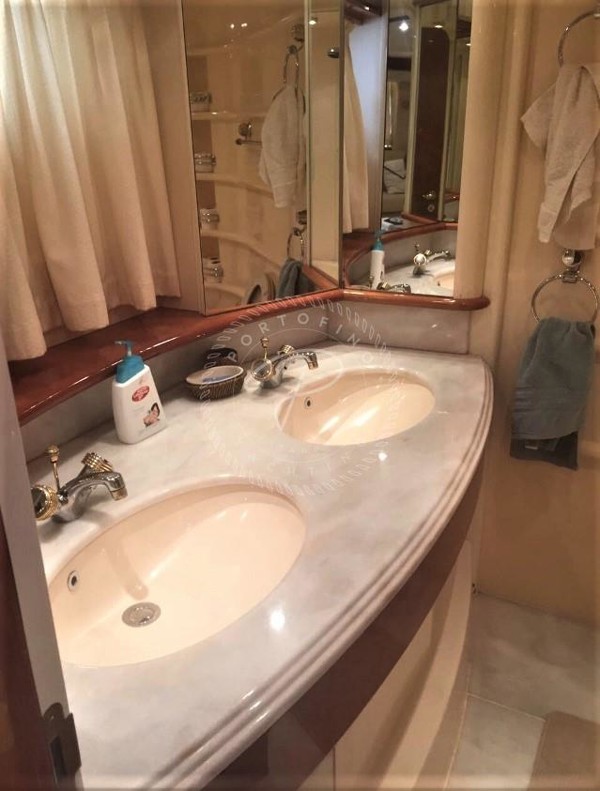 2002 AZIMUT 68 PLUS