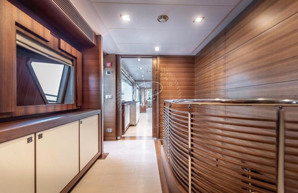 2013 FERRETTI CUSTOMLINE 124