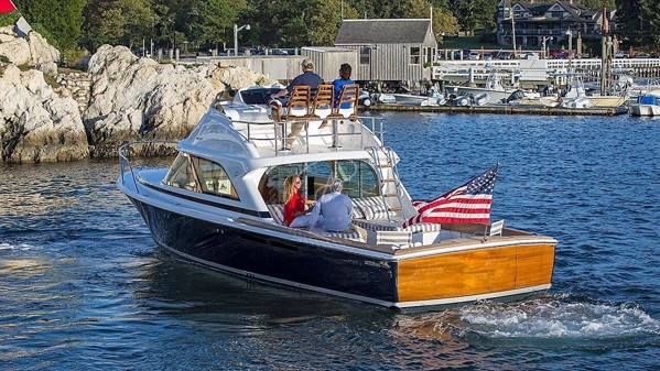 2017 BERTRAM 35