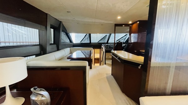 2012 PRINCESS 64