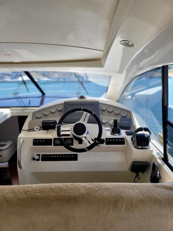 2012 PRESTIGE 440 S