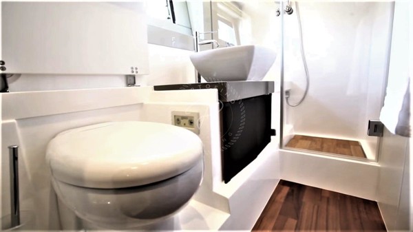 2012 FAIRLINE TARGA 58