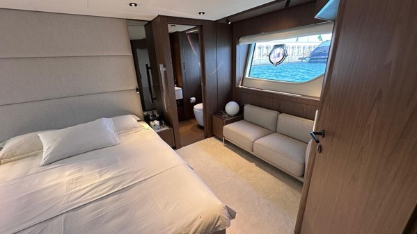 2022 FERRETTI 780