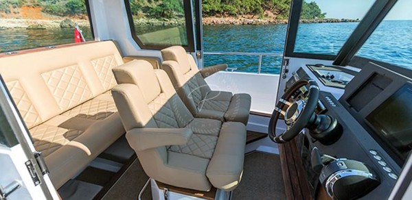 2018 AXOPAR 28 AC