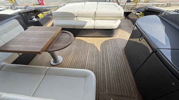 2012 PERSHING 72
