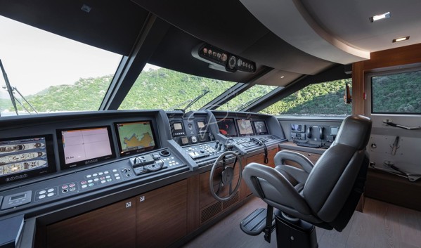 2013 FERRETTI CUSTOMLINE 124