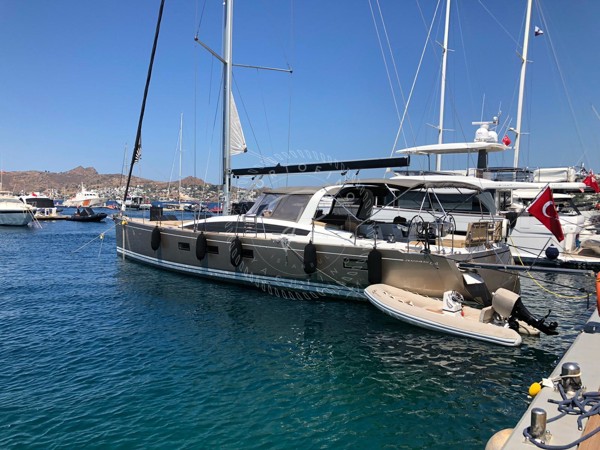 2017 JEANNEAU 64