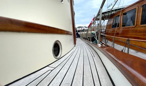 2005 DUDLEY DIX DESIGN ECHO 38 TUG BOAT