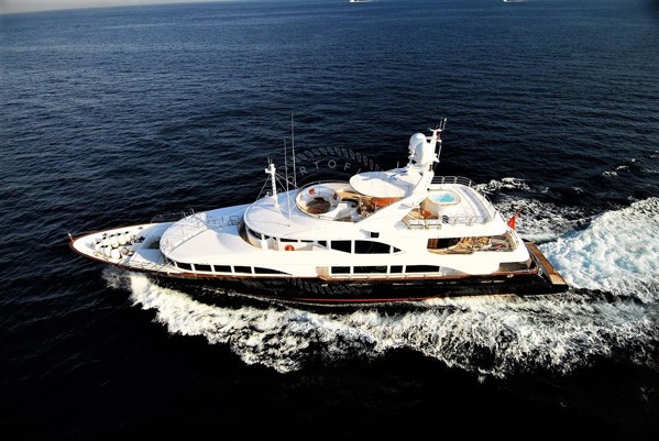 2007 | 2017 BENETTI VISION 145