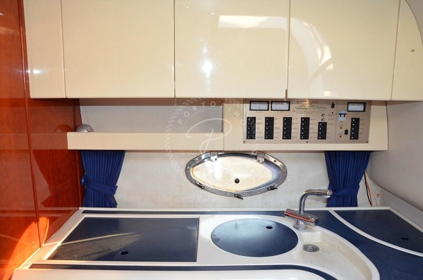 1999 FAIRLINE TARGA 37