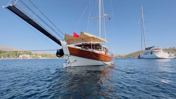 2011 TIRHANDIL CUSTOM 20 M WOODEN