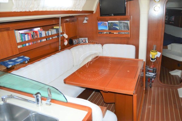 2005 DUFOUR 44
