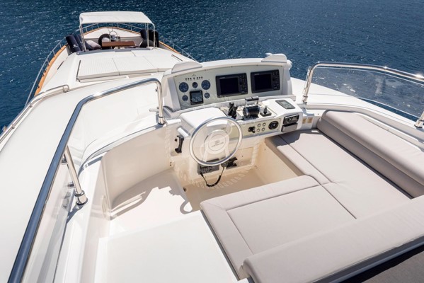 2013 FERRETTI CUSTOMLINE 124