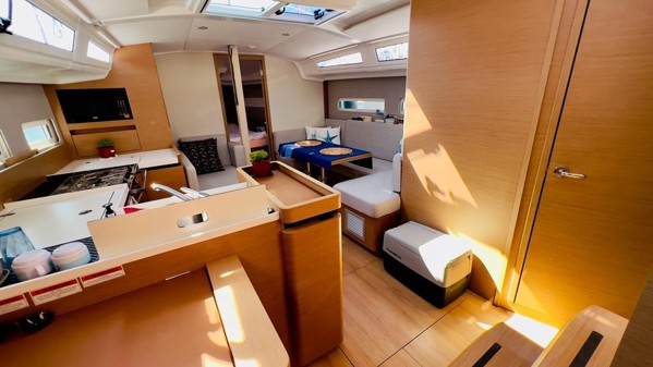 2020 JEANNEAU SUN ODYSSEY 410