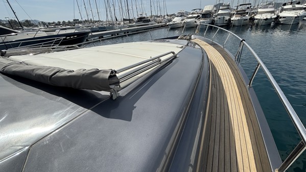 2012 PERSHING 72