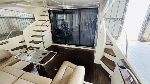2012 PRINCESS 64
