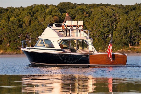 2017 BERTRAM 35