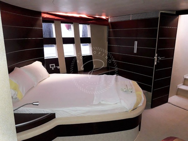 2006 AZIMUT 68S