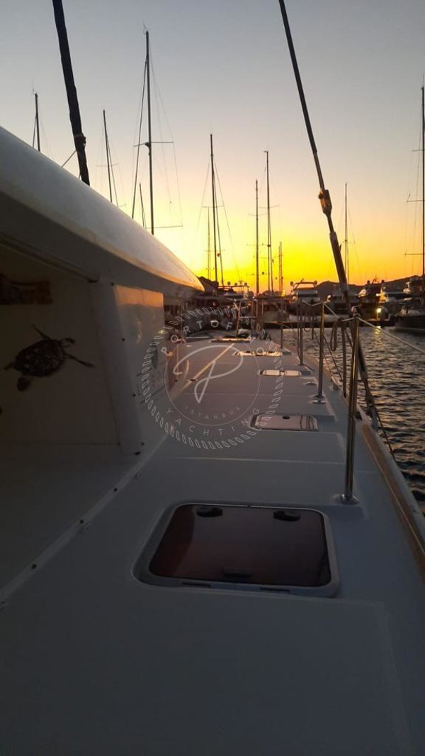 2010 LAGOON 400