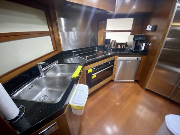 2007 AZIMUT 85