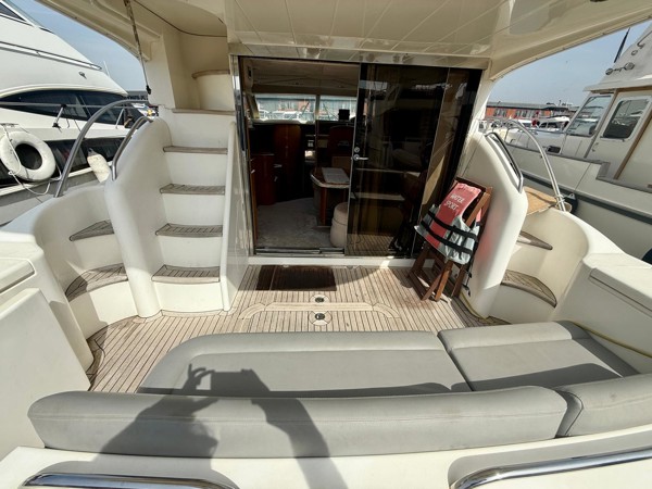 2002 PRINCESS 40