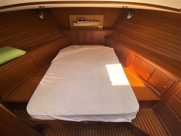2004 GRAND BANKS EASTBAY 54 SX