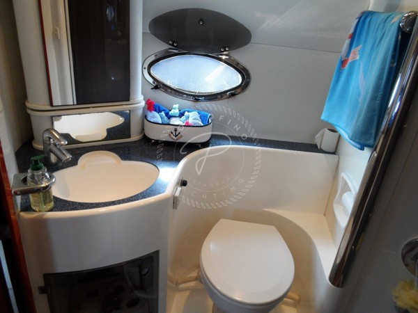 2005 FAIRLINE TARGA 40