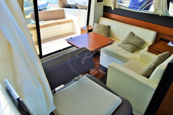 2011 PRESTIGE 350