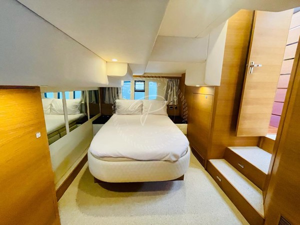 2009 FAIRLINE PHANTOM 48