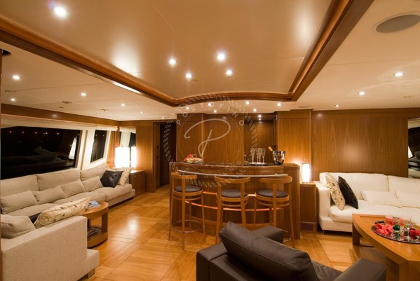 2007 | 2017 BENETTI VISION 145