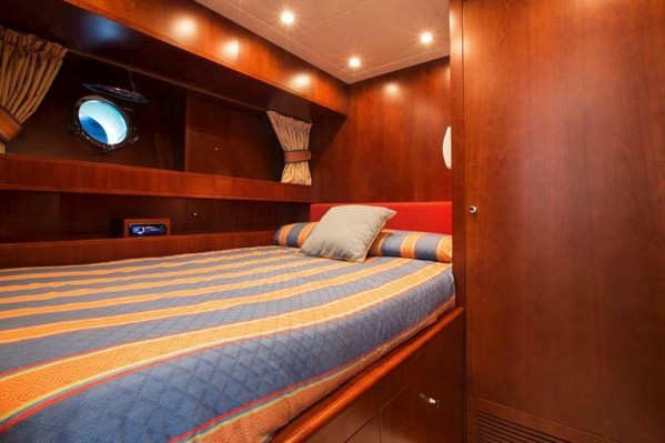 2011 BENETTI SAIL DIVISION 82