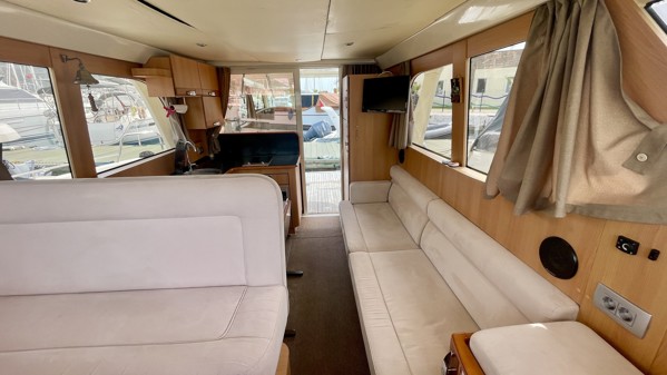 2014 GREENLINE 33 HYBRID