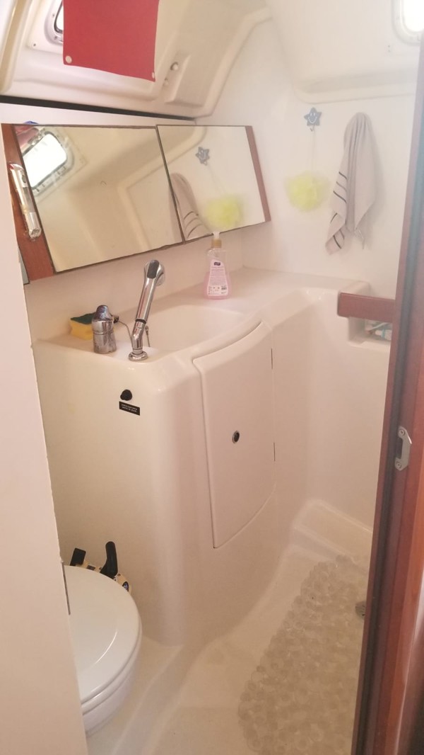 2008 BENETEAU OCENAIS 37
