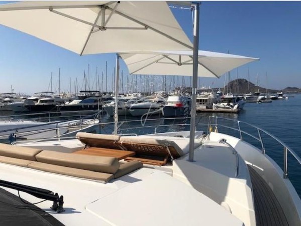 2013 PRINCESS V72