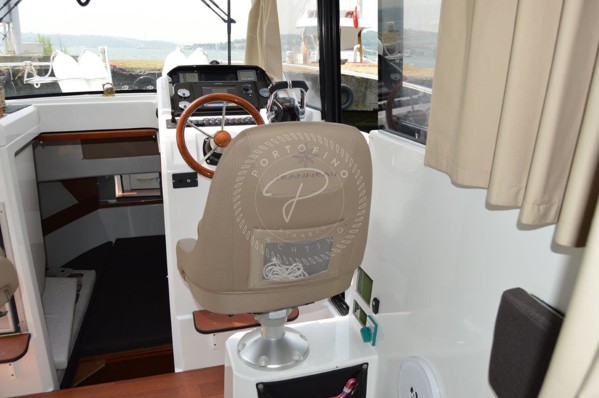 2014 JEANNEAU MF 855 MARLIN