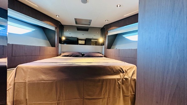2022 FERRETTI 780