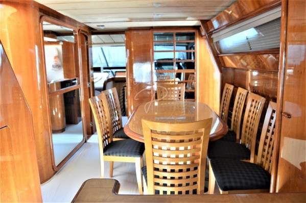 2001 FERRETTI YACHTS 80