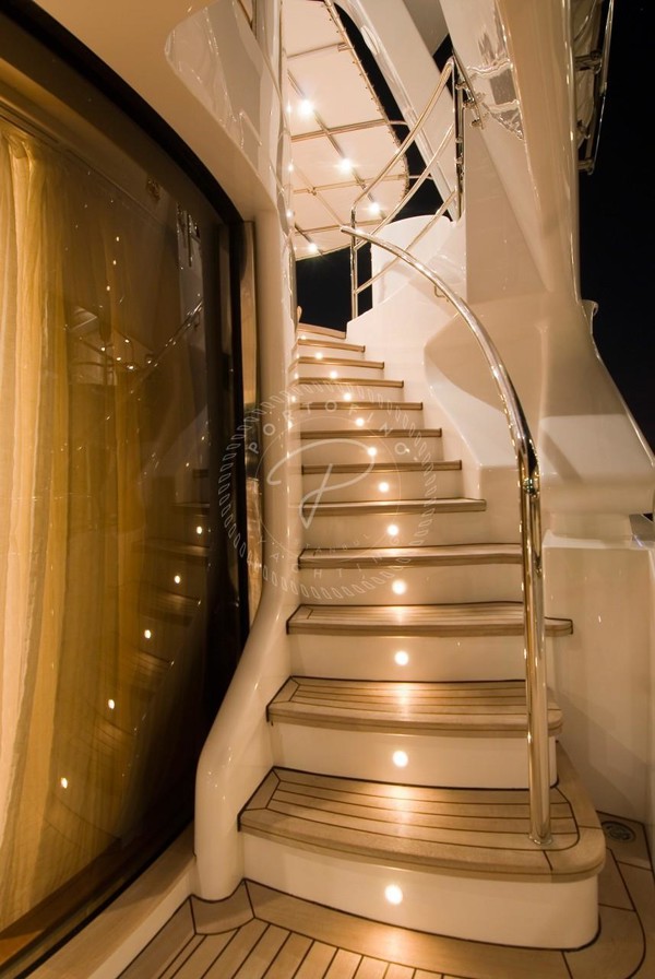 2007 | 2017 BENETTI VISION 145