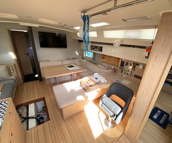 2018 BENETEAU OCEANIS 55.1