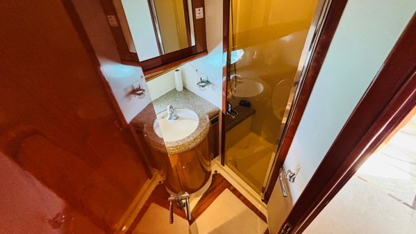 2000 SUNSEEKER MANHATTAN 64