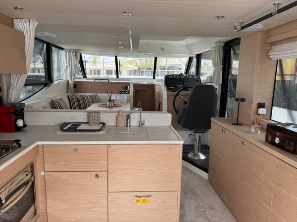 2025 BENETEAU SWIFT TRAWLER 48
