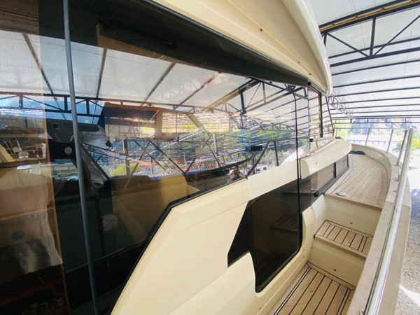 2013 GREENLINE 40 HYBRID