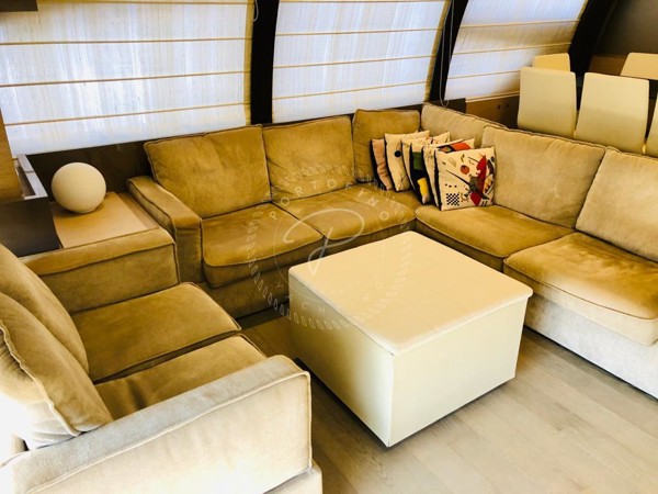 2016 FERRETTI 750